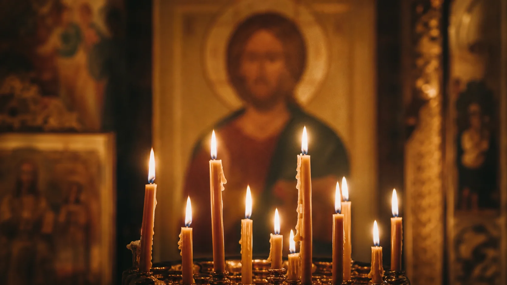 Свечи перед иконой