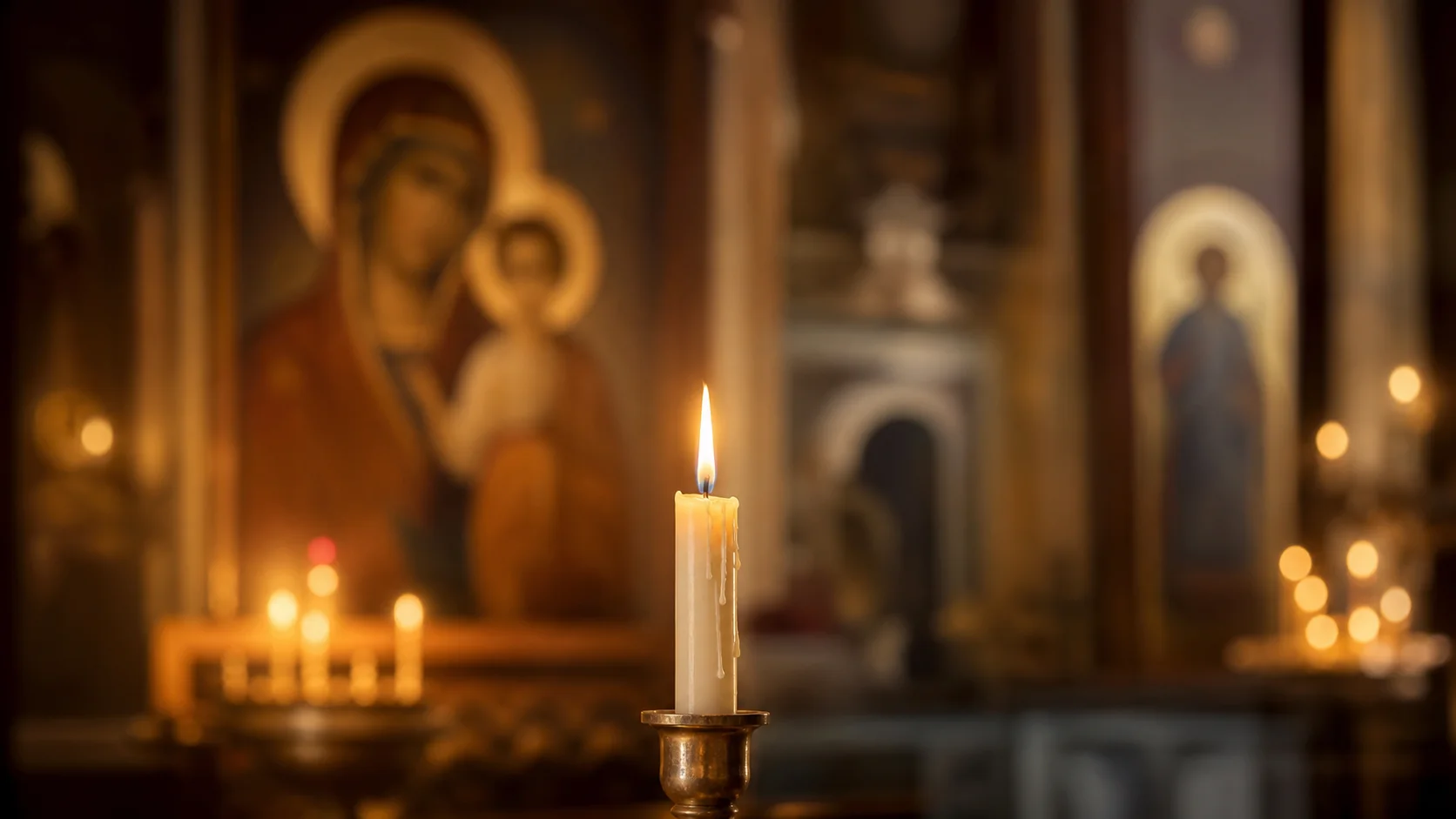 Свеча в православном храме